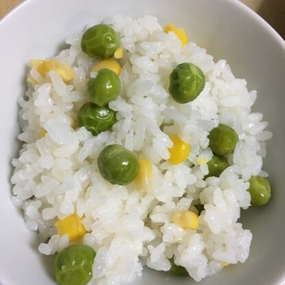 初めてグリーンピースご飯作りましたが
お豆がシワシワにならずに優しい味でとても美味しくできました。
ありがとうございます！
残ってたコーンもいれました。